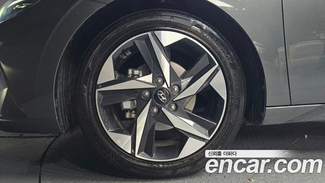 Hyundai Avante 2020 — ფოტო 5/20