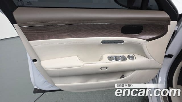 Genesis G90 2022 — Şəkil 26/37