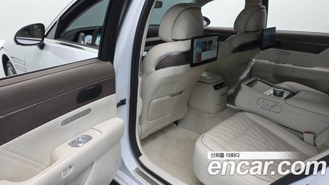 Genesis G90 2022 — Şəkil 28/37