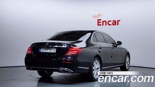 Mercedes-Benz E-Class 2018 — Şəkil 2/20