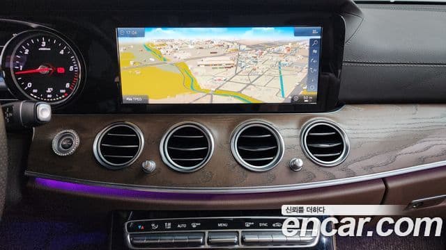 Mercedes-Benz E-Class 2018 — Şəkil 12/20