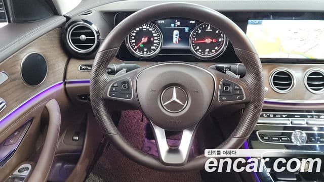 Mercedes-Benz E-Class 2018 — Şəkil 13/20
