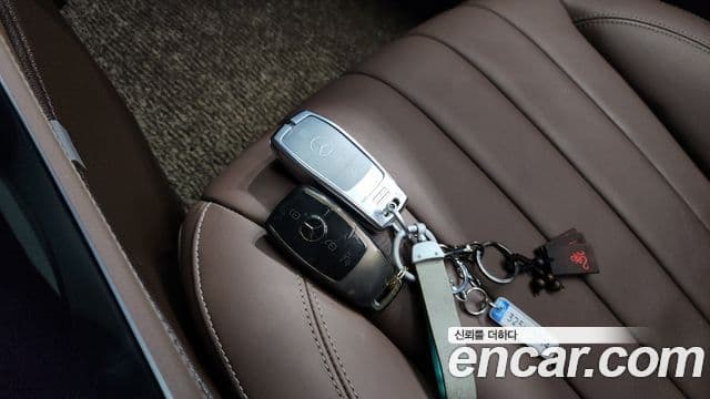 Mercedes-Benz E-Class 2018 — Şəkil 15/20