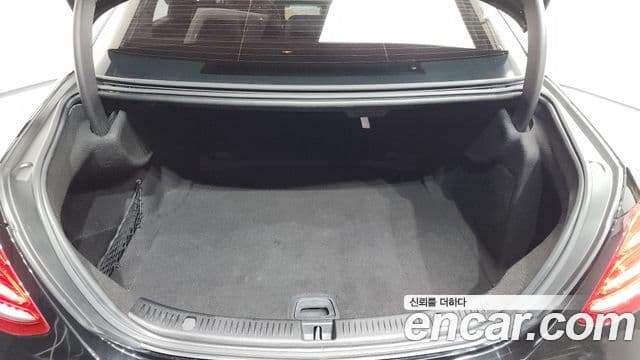 Mercedes-Benz E-Class 2018 — Şəkil 18/20