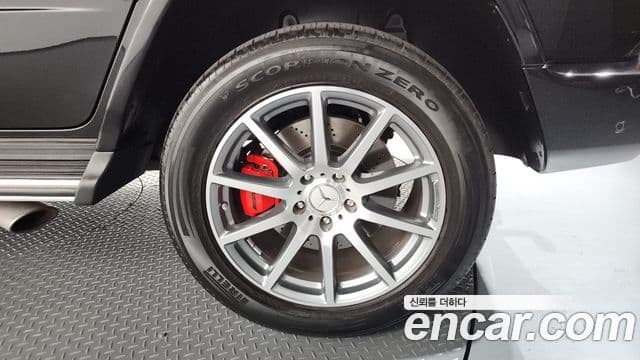 Mercedes-Benz G-Class 2021 — Photo 26/33