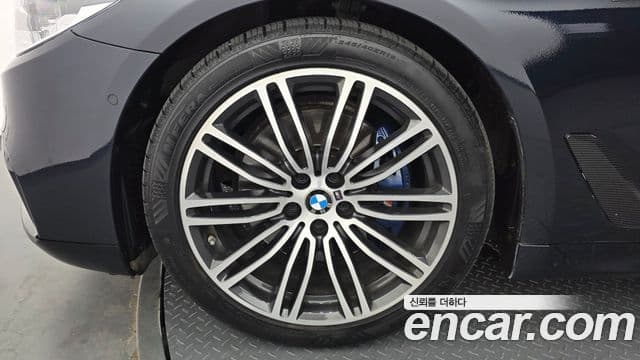 BMW 5 Series 2019 — фото 4 из 20