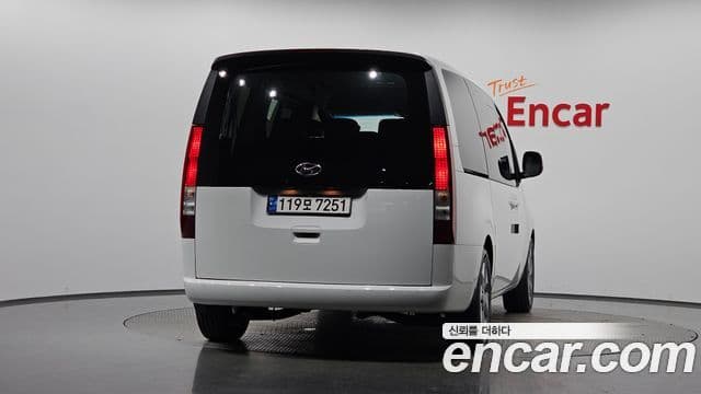 Hyundai Staria 2022 — ფოტო 4/20