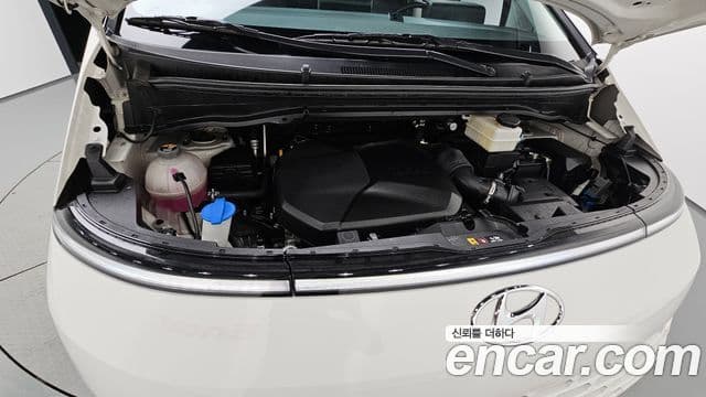 Hyundai Staria 2022 — ფოტო 6/20