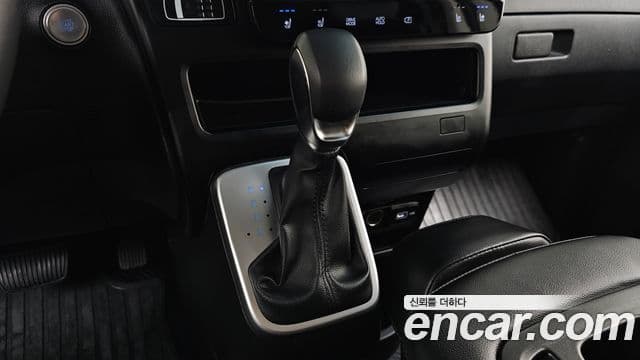 Hyundai Staria 2022 — ფოტო 9/20