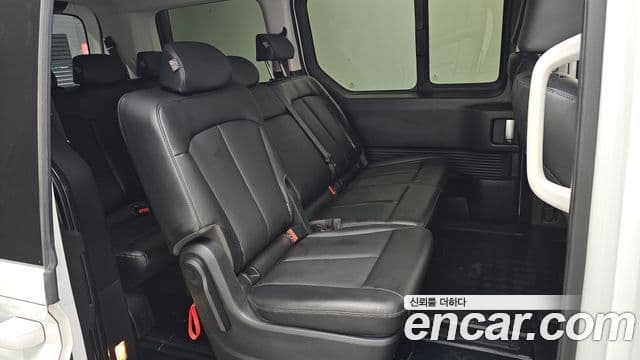 Hyundai Staria 2022 — ფოტო 11/20