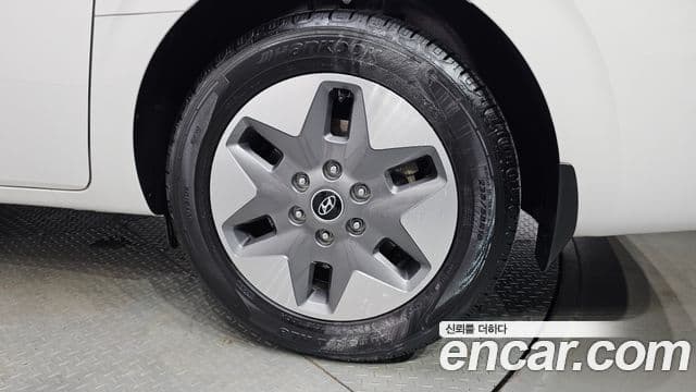 Hyundai Staria 2022 — Photo 19/31