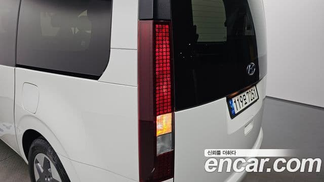 Hyundai Staria 2022 — Photo 16/31