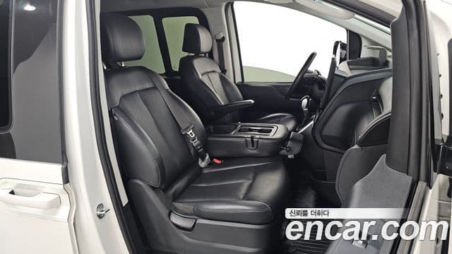 Hyundai Staria 2022 — Photo 31/31