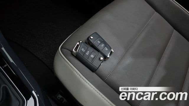 Volkswagen T-Roc 2021 — Şəkil 17/20