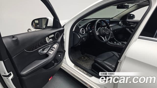 Mercedes-Benz C-Class 2019 — Фото 10/20