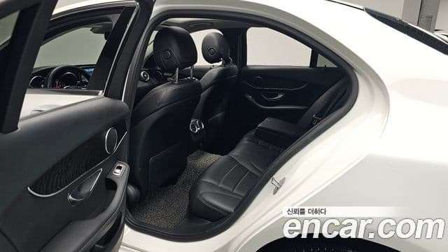 Mercedes-Benz C-Class 2019 — Фото 11/20