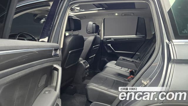 Volkswagen Tiguan 2020 — ფოტო 12/20