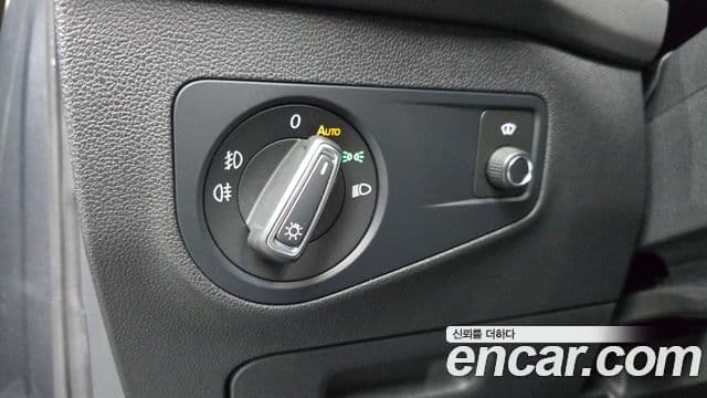 Volkswagen Tiguan 2020 — ფოტო 14/20