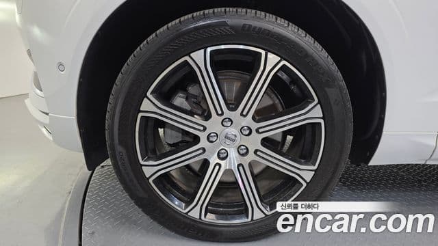 Volvo XC60 2018 — Photo 20/20