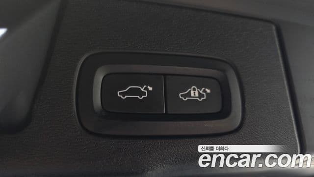 Volvo XC60 2018 — Photo 19/20