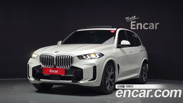 BMW X5 2025 — Фото 1/20