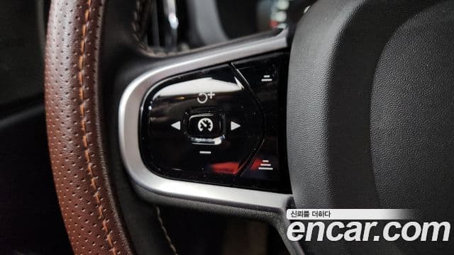 Volvo XC60 2020 — Фото 15/20