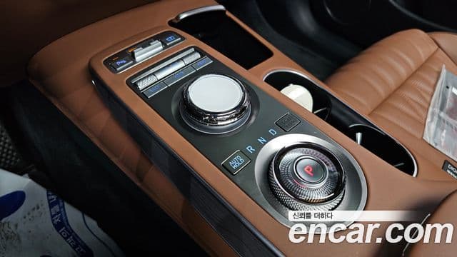 Genesis GV70 2023 — Şəkil 9/20