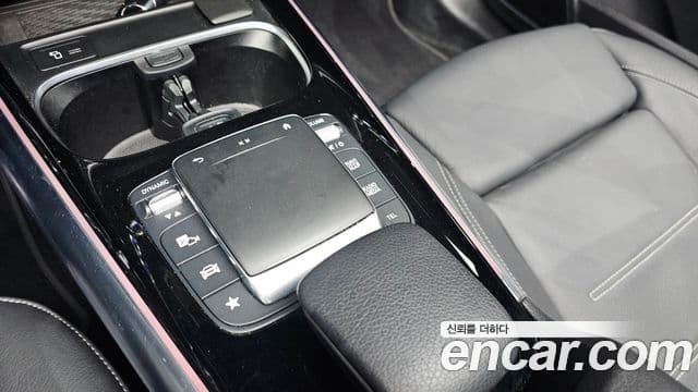 Mercedes-Benz EQA 2023 — ფოტო 19/32