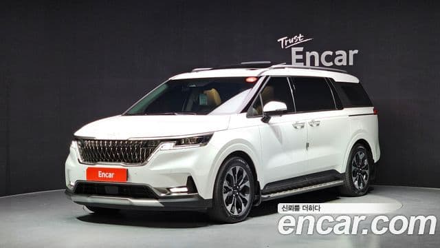 Kia Carnival 2023 — ფოტო 1/20