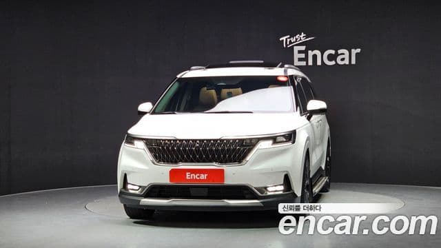 Kia Carnival 2023 — ფოტო 3/20