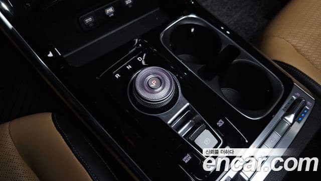 Kia Carnival 2023 — ფოტო 9/20