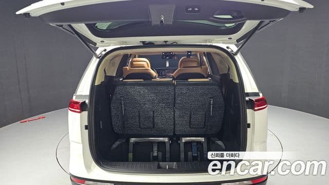 Kia Carnival 2023 — ფოტო 20/20