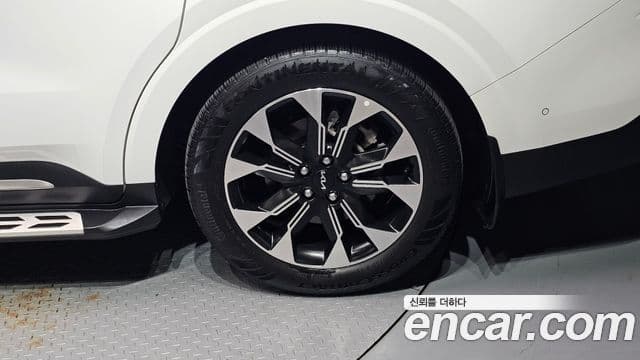 Kia Carnival 2023 — Photo 3/35