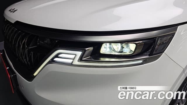 Kia Carnival 2023 — Photo 10/35