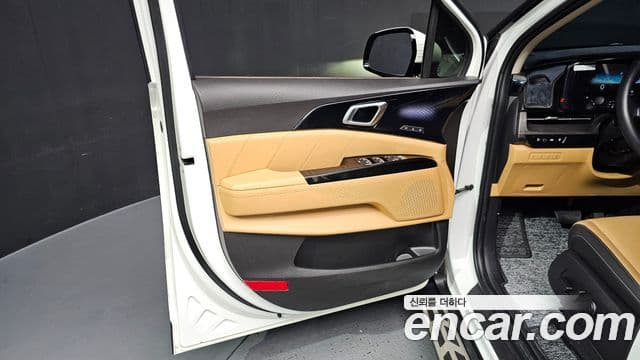 Kia Carnival 2023 — Photo 24/35