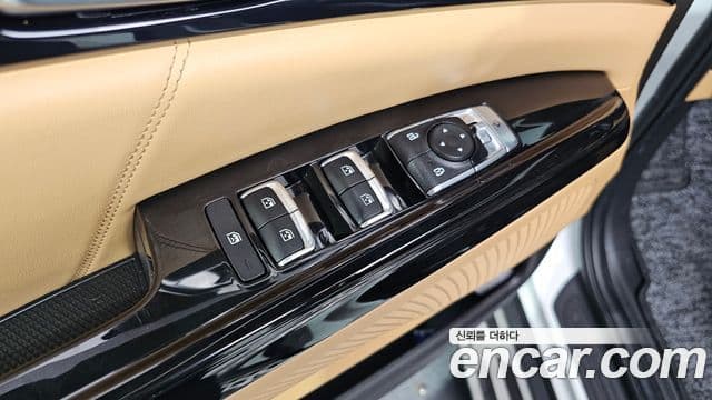 Kia Carnival 2023 — Photo 27/35