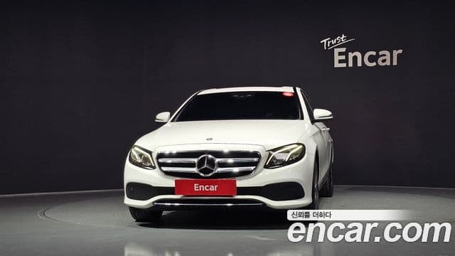 Mercedes-Benz E-Class 2019 — Фото 2/20