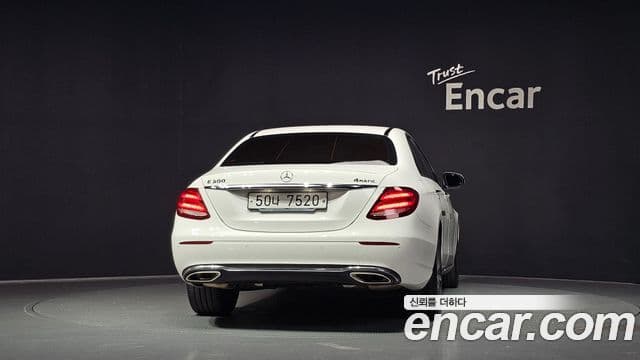Mercedes-Benz E-Class 2019 — Фото 3/20