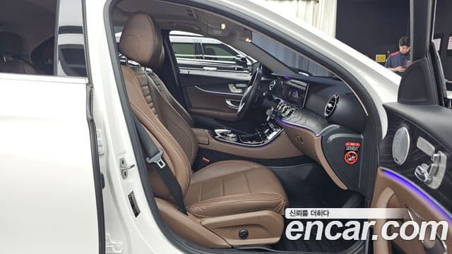 Mercedes-Benz E-Class 2019 — Фото 10/20