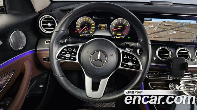 Mercedes-Benz E-Class 2019 — Фото 12/20
