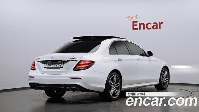 Mercedes-Benz E-Class 2019 — ფოტო 2/20