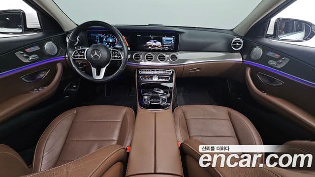 Mercedes-Benz E-Class 2019 — ფოტო 7/20