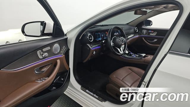 Mercedes-Benz E-Class 2019 — ფოტო 10/20
