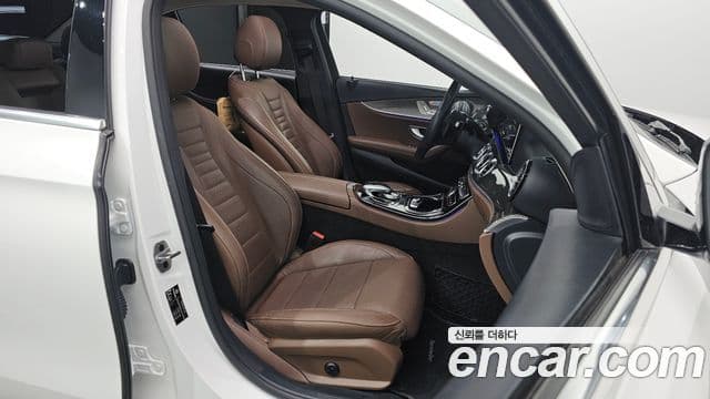 Mercedes-Benz E-Class 2019 — ფოტო 11/20