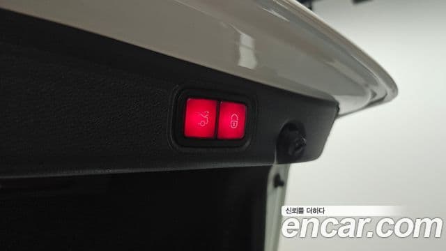 Mercedes-Benz E-Class 2019 — ფოტო 18/20