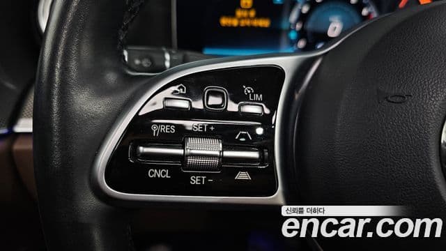 Mercedes-Benz E-Class 2019 — ფოტო 19/20