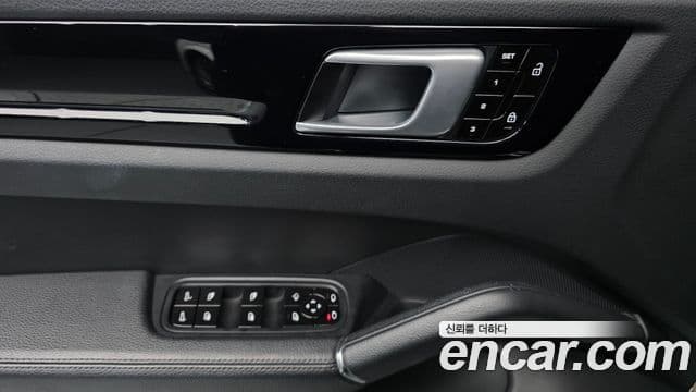 Porsche Cayenne 2020 — Фото 13/20