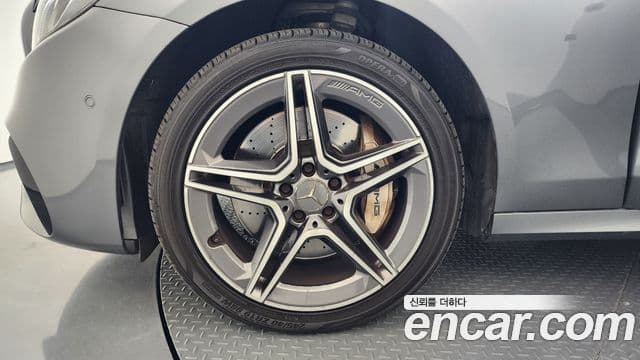 Mercedes-Benz E-Class 2019 — ფოტო 5/20