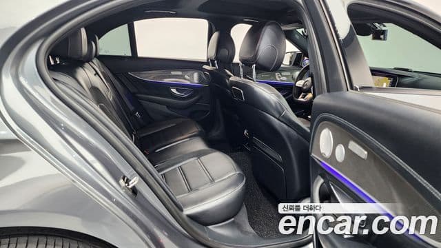 Mercedes-Benz E-Class 2019 — ფოტო 11/20