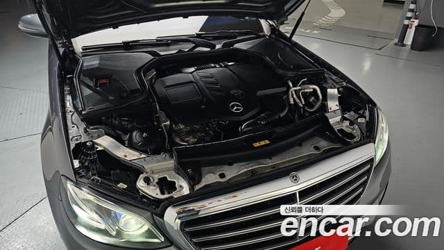 Mercedes-Benz E-Class 2019 — ფოტო 6/20